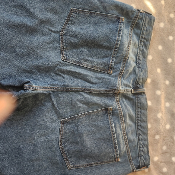 Old Navy Women's Distressed Denim Jeans - Size 18 - Picture 9 of 9
